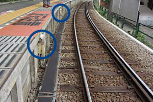 ホーム転落防止装置の設置例