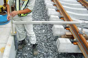 KS540　軌道用高低縦距測定器