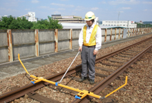 TRACK OBSTACLE SWEEPER