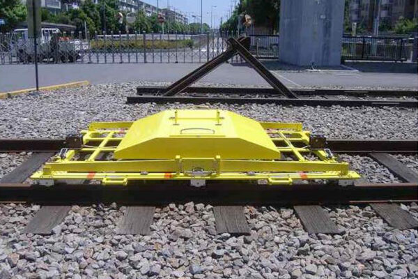 TRACK-MASTER TOWED