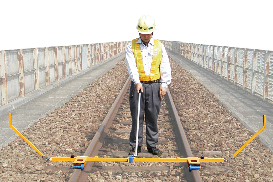 TRACK OBSTACLE SWEEPER